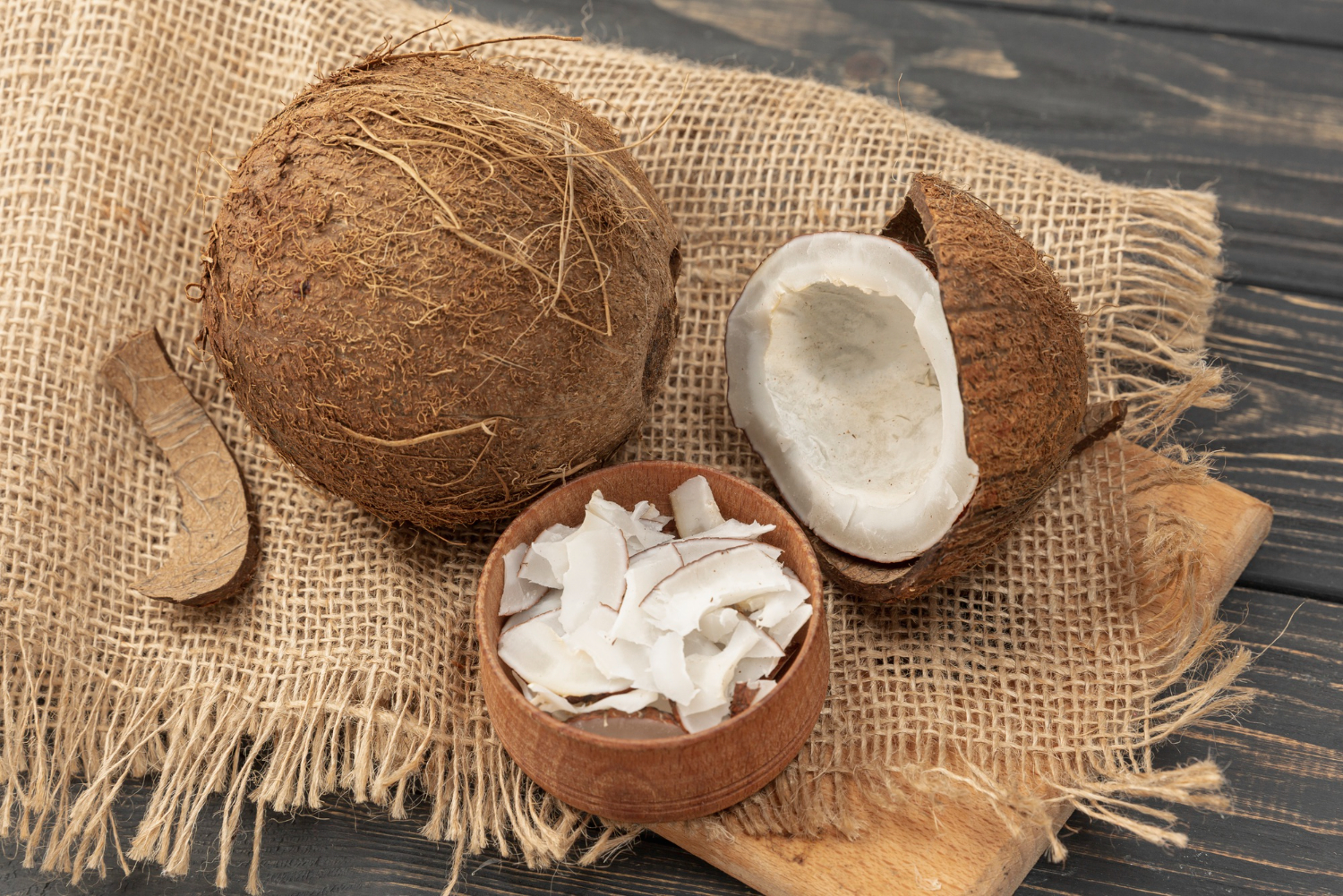 Fakty i mity na temat oleju kokosowego. Co warto wiedzieć?