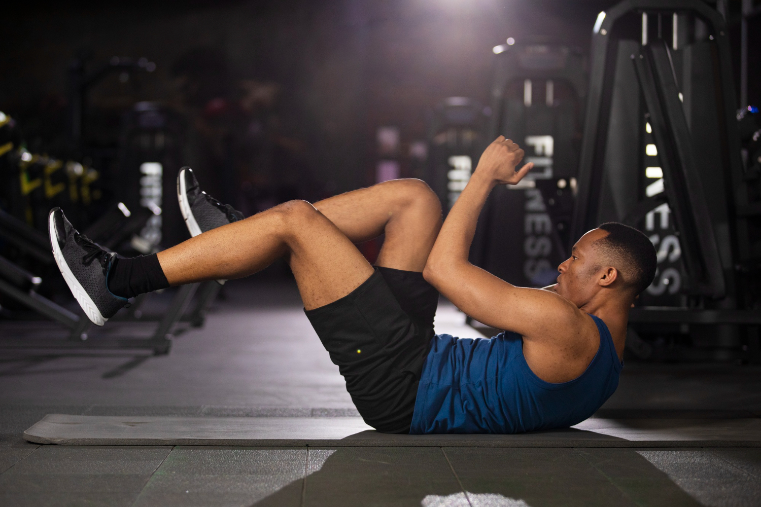 Ćwiczenia na siłowni, a choroba Hashimoto – Jak dostosować trening, by osiągnąć najlepsze wyniki?